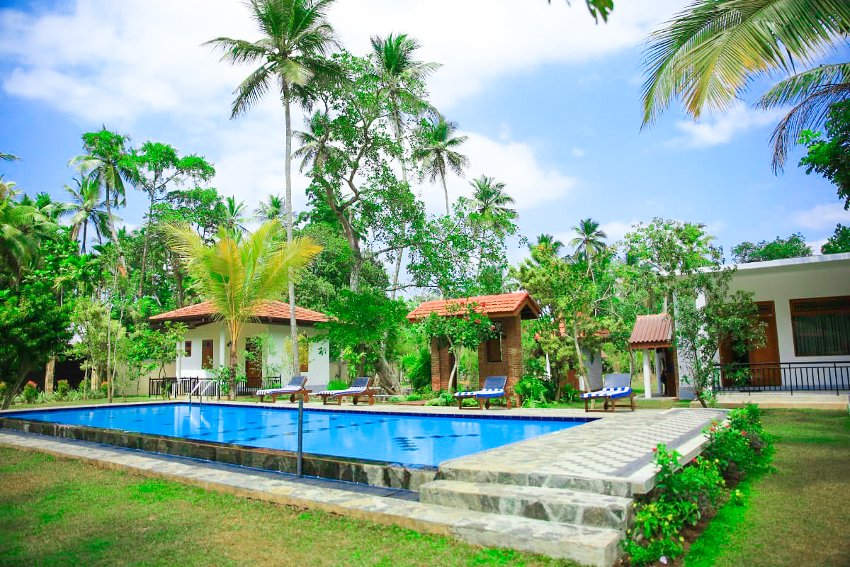 Rockery Villa Cottage poolside stay